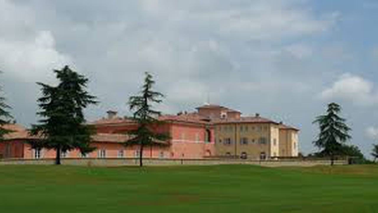 Matilde Di Canossa Golf Resort